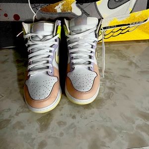 Nike Easter dunks size 9